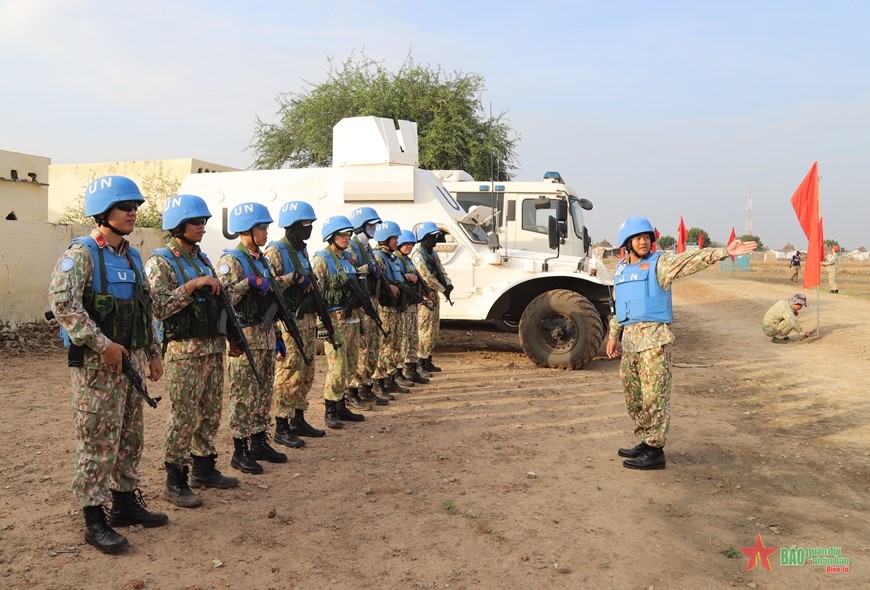 /UploadStore/admin/231120 Kham benh mien phi tai Abyei/07.jpg